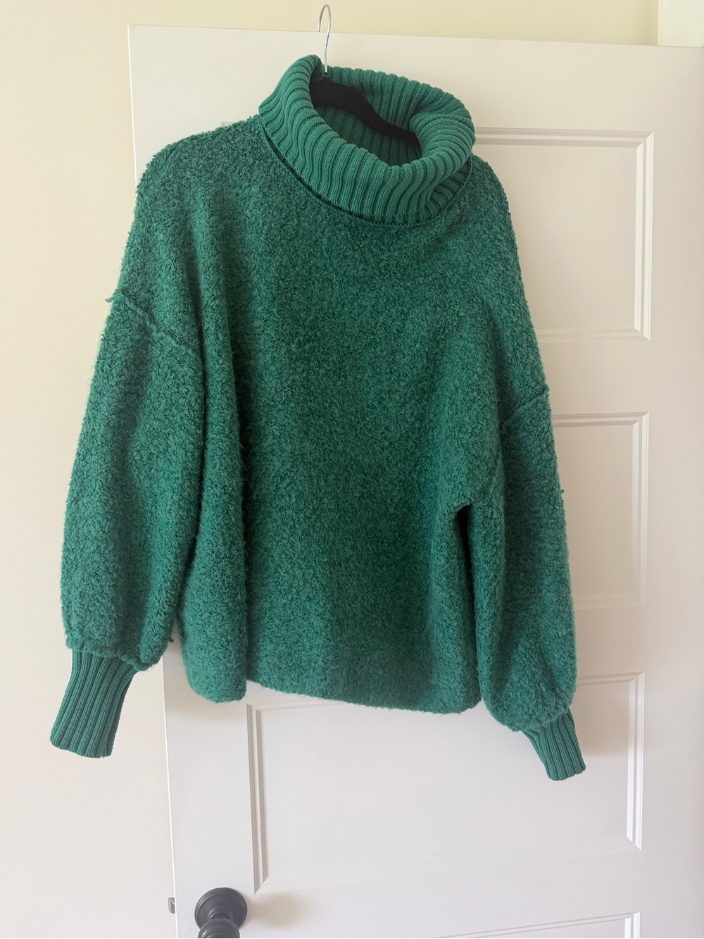 Free People Textured MiloTurtleneck Sweater in Emerald Green